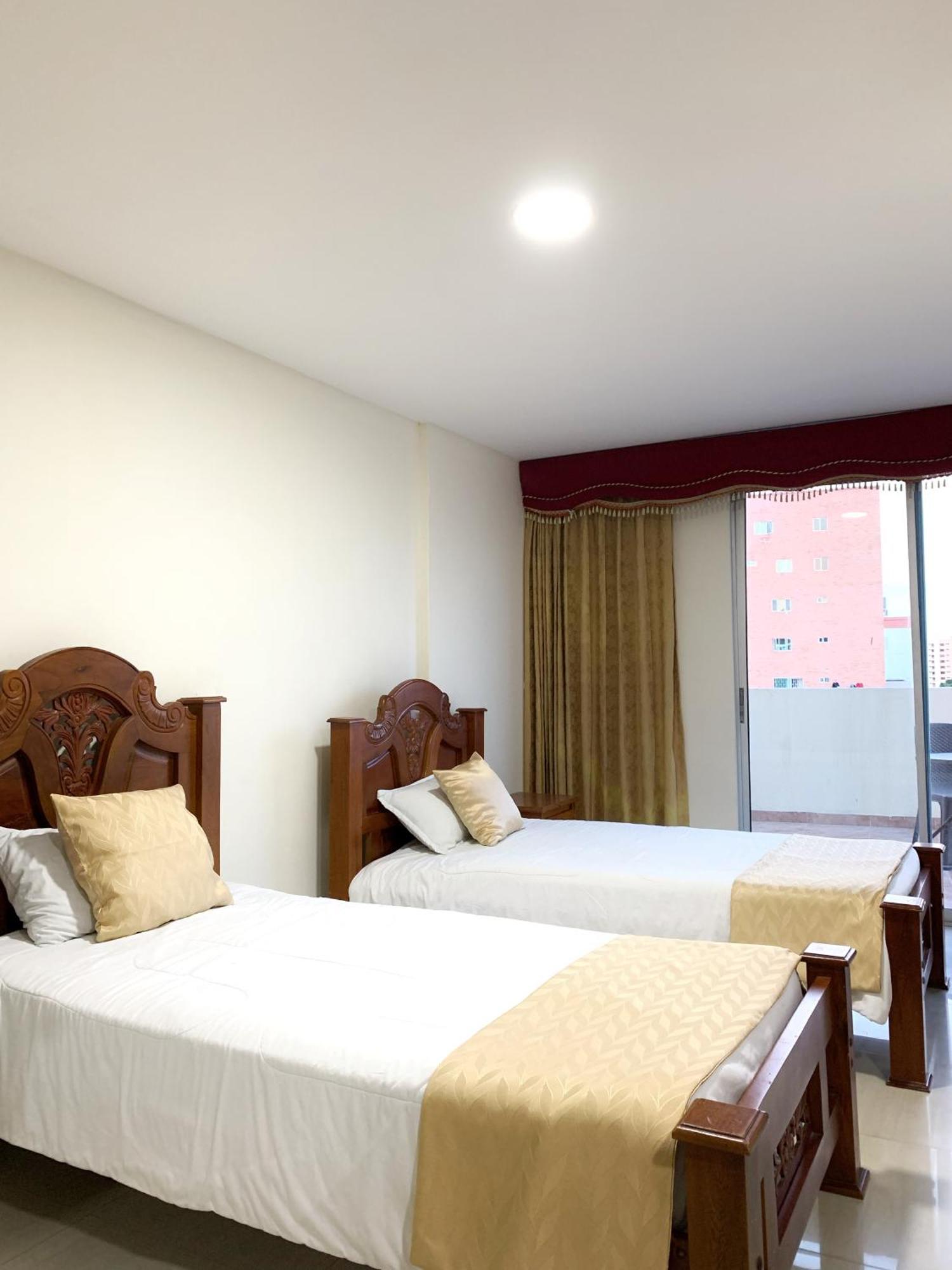 Hotel Continental Plaza Barranquilla バランキージャ エクステリア 写真