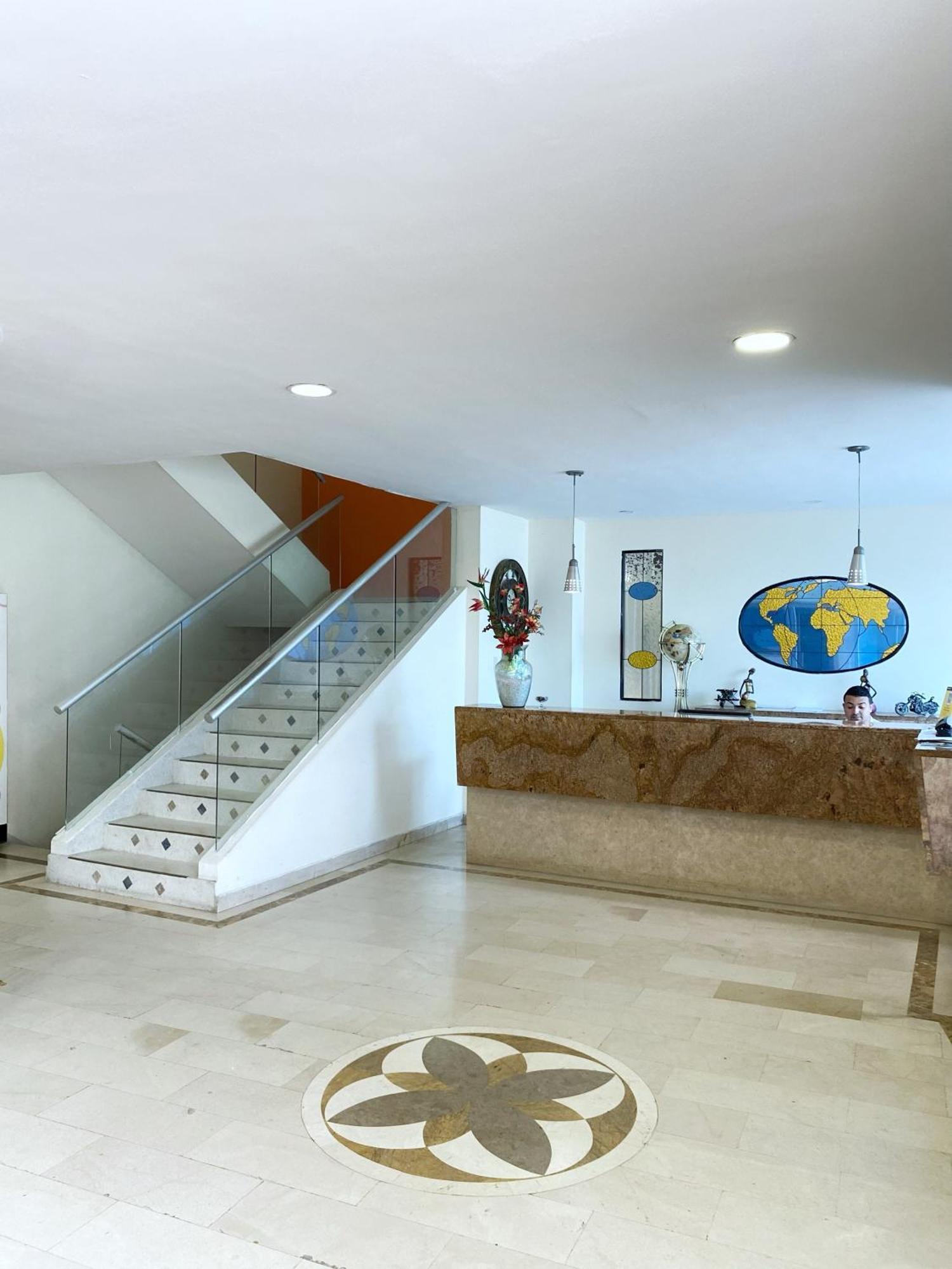 Hotel Continental Plaza Barranquilla バランキージャ エクステリア 写真