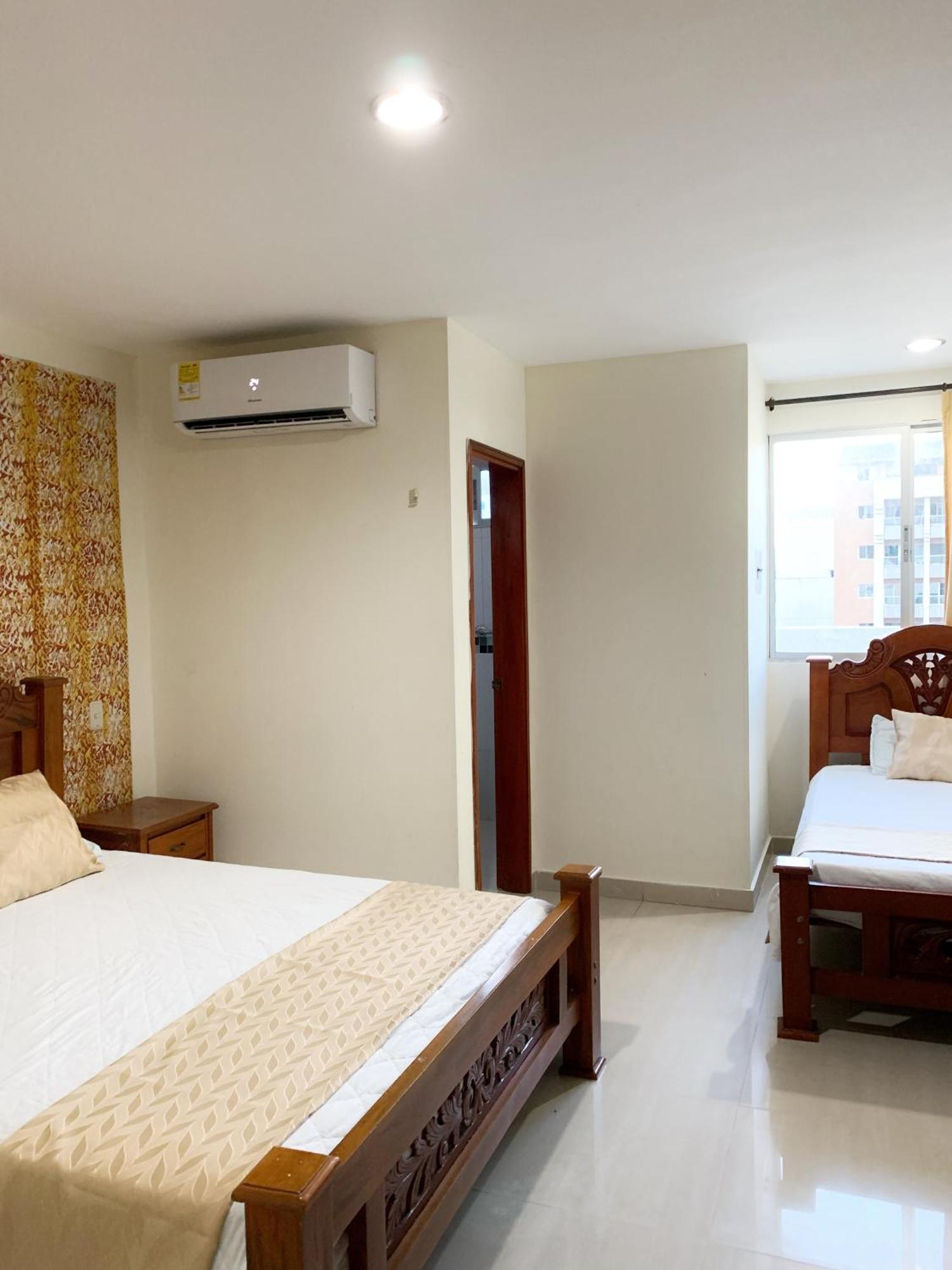 Hotel Continental Plaza Barranquilla バランキージャ エクステリア 写真