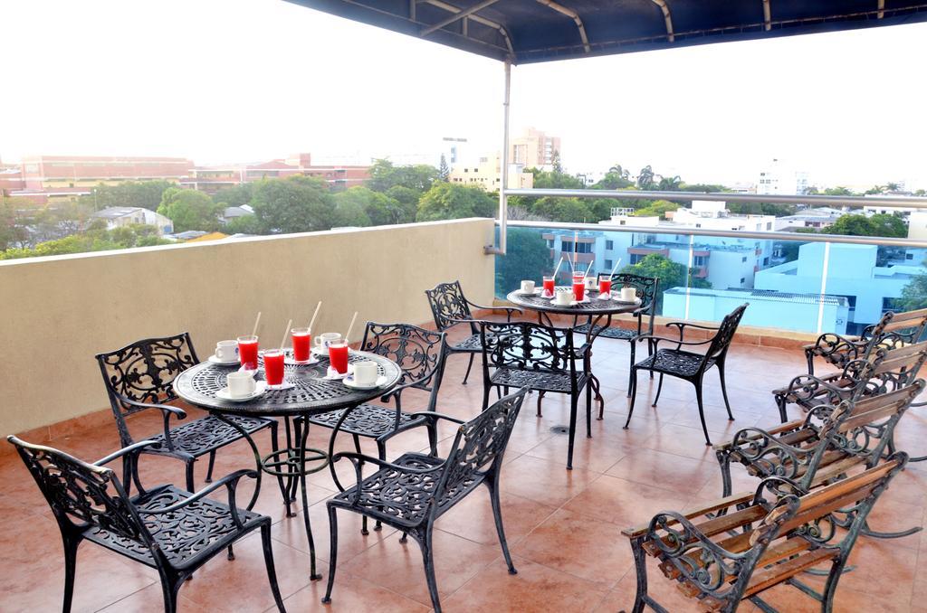 Hotel Continental Plaza Barranquilla バランキージャ エクステリア 写真