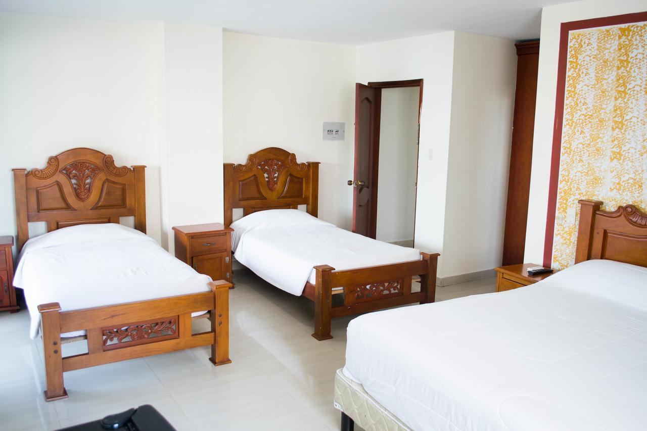 Hotel Continental Plaza Barranquilla バランキージャ エクステリア 写真